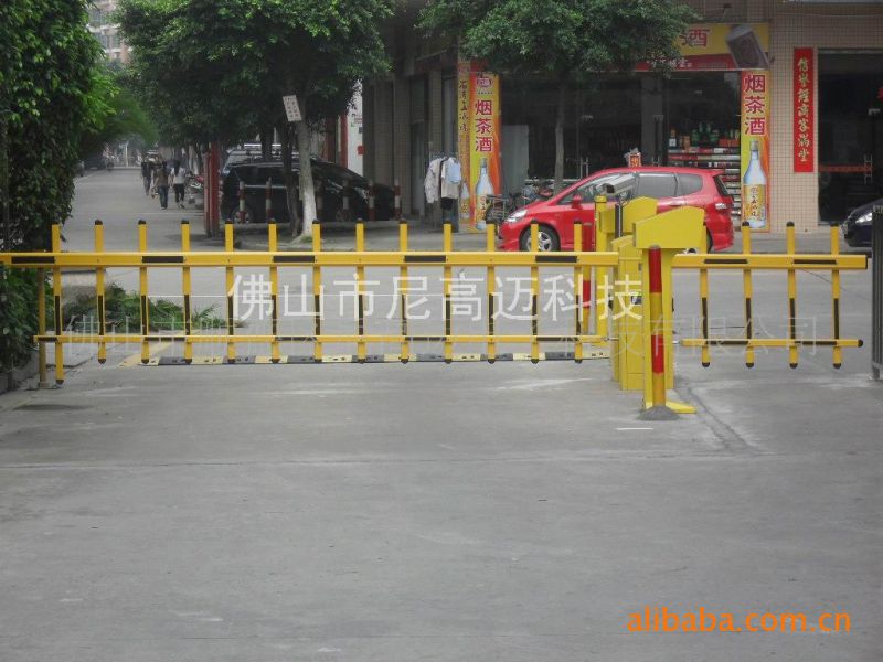 供应单层栏栅道闸,栅栏式挡车器,升降杆闸道,拦路机道闸安装价格,道闸