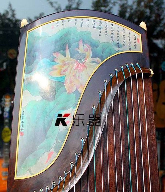 西安敦煌古筝专卖店,高中低档敦煌现货古筝发做被高中生图片