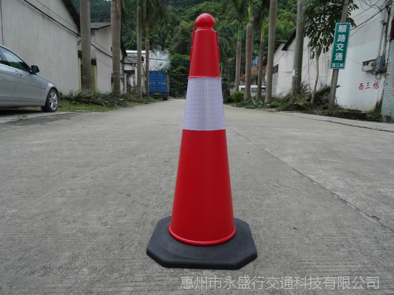 700圆锥 出口款路锥警示圆锥雪糕桶反光路障禁止停车路障警示锥