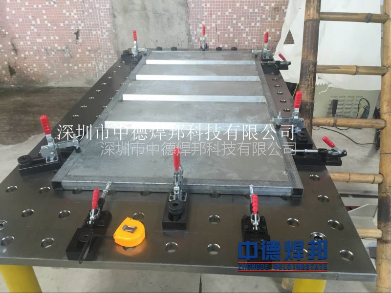 深圳厂家供应d16/d28孔系焊接工装夹具/汽车焊接夹具