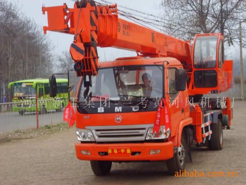 8吨森源东方红吊车 国四排放 5节 30米臂