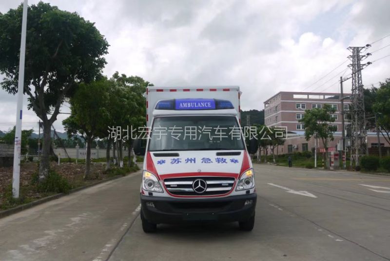 进口奔驰斯宾特524方舱汽油3.5手术重症救护车价格