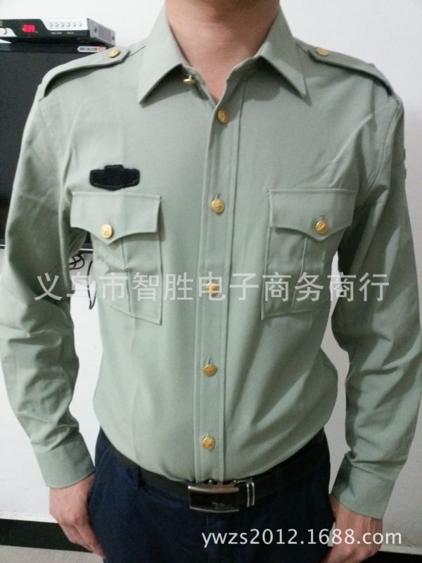 男士式军用绿色长袖衬衫跑江湖衬衣蓝色低价处理地摊部队绿色衬衫