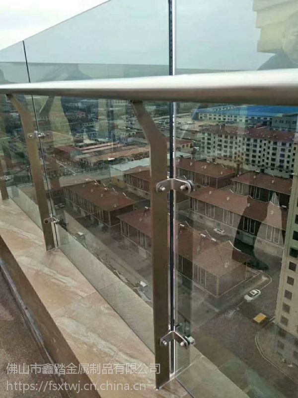 户外不锈钢玻璃护栏立柱 不锈钢户外栏杆立柱