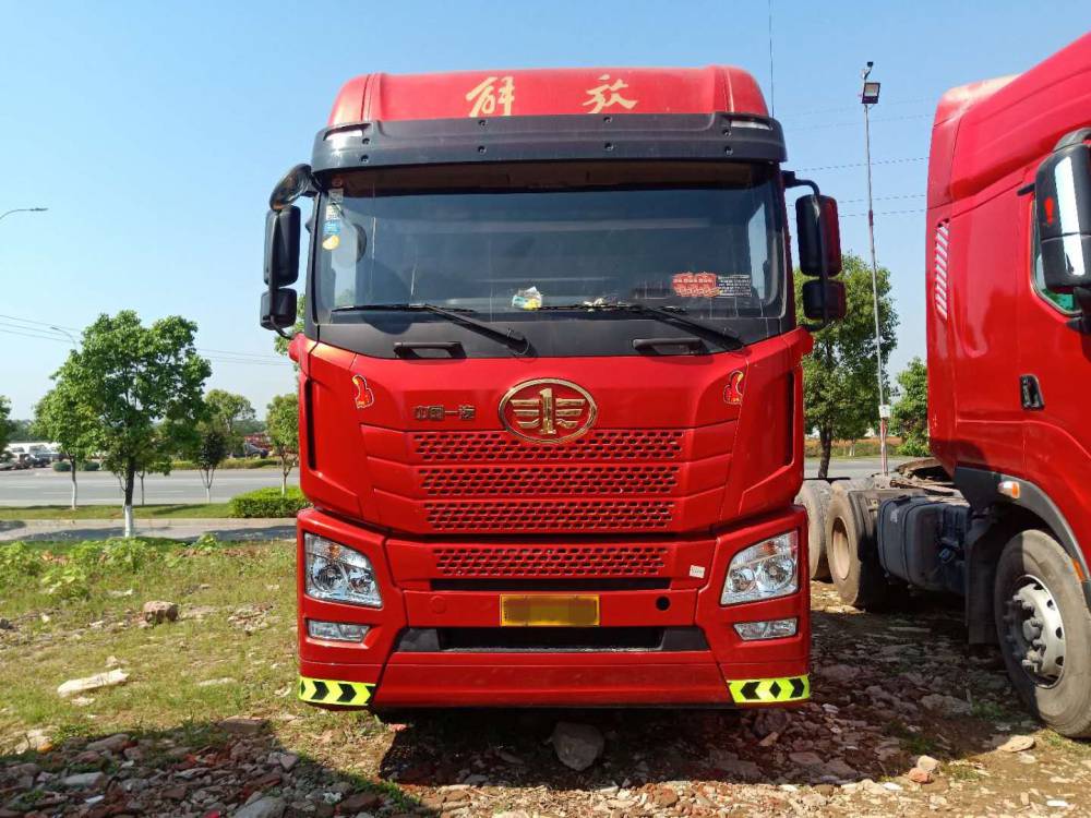 二手半挂牵引车,解放jh6牵引车,二手牵引头,前四后八高栏车,解放厂家