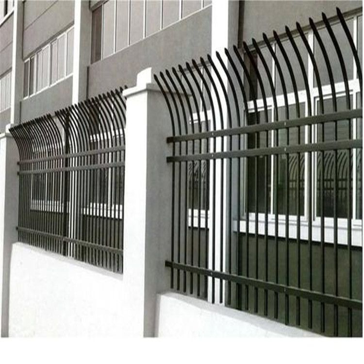 社区别墅防护隔离栏 喷塑锌钢护栏厂家 铁艺护栏网