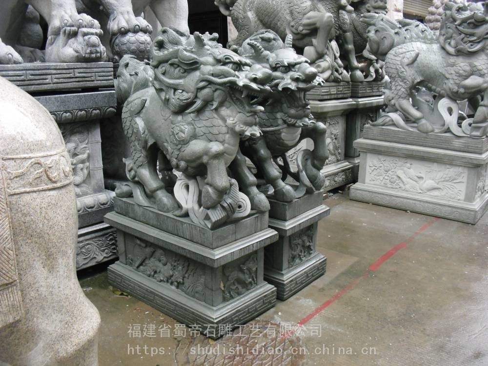 惠安石雕麒麟现货公司门口镇宅青石麒麟风水石麒麟
