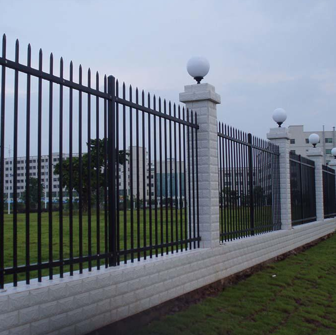 锌钢护栏厂家 庭院围墙 学校防护网 工厂围网 小区栅栏