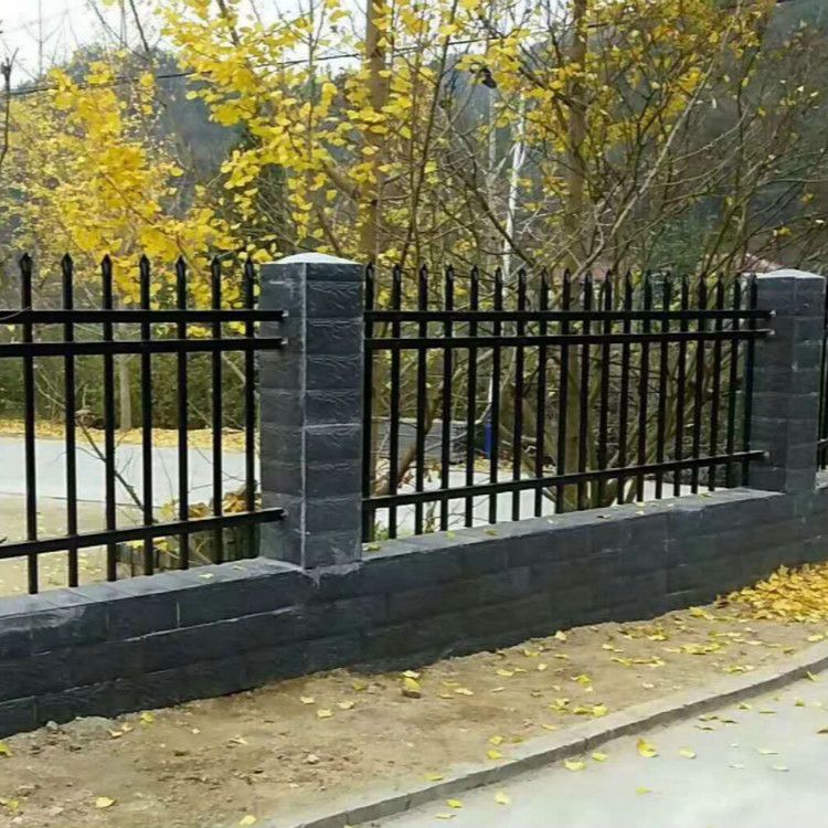 【幼儿园栏杆 宏特金属围墙护栏 厂区锌钢护栏围栏规格 锌钢栅栏铁艺