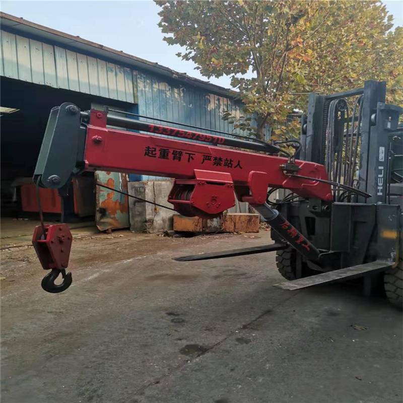 装载机随车吊 各种车型改装吊车 四不像随车吊 做吊车找山东启翔