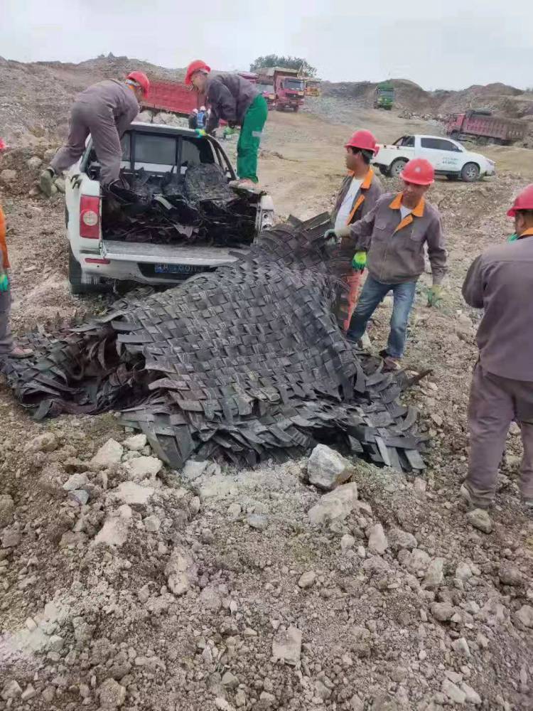 贵阳爆破工程防护网,炮被爆破防护安全网垫炮皮飞石隧道桩井工程工地