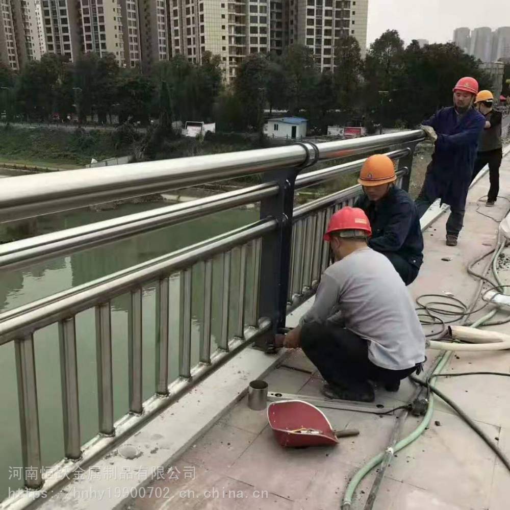 【碳素钢复合管桥梁护栏-景区河道不锈钢桥梁栏杆河南厂家直销】图片