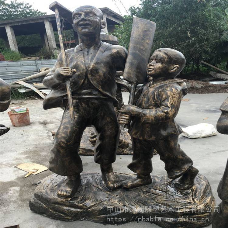 玻璃钢人物雕塑厂家广场人物玻璃钢雕塑供应厂家