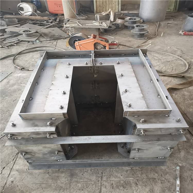 泄水槽模具 边坡流水槽模具 生产厂家