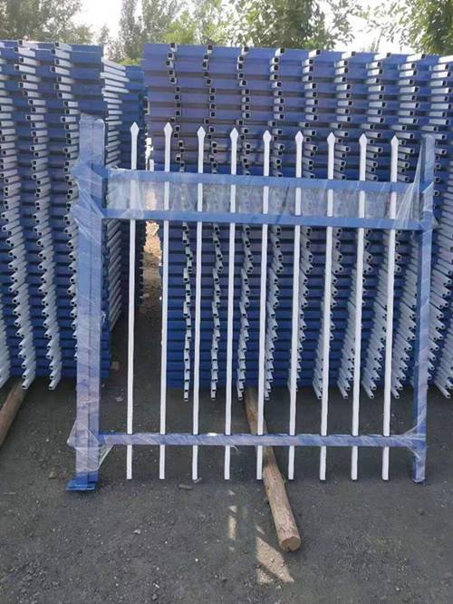 【领冠】锌钢围栏生产厂家|广东深圳锌钢交通护栏多少钱一平米