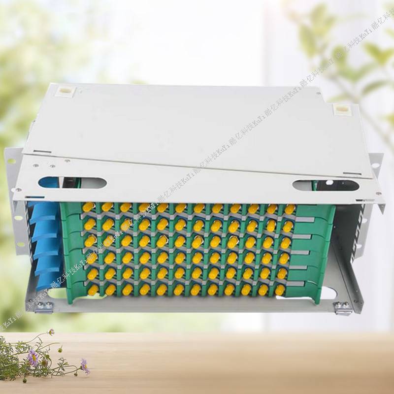 5mm冷扎板制成,环氧静电喷塑,外形美观,使用方便 功能*具有光缆固定