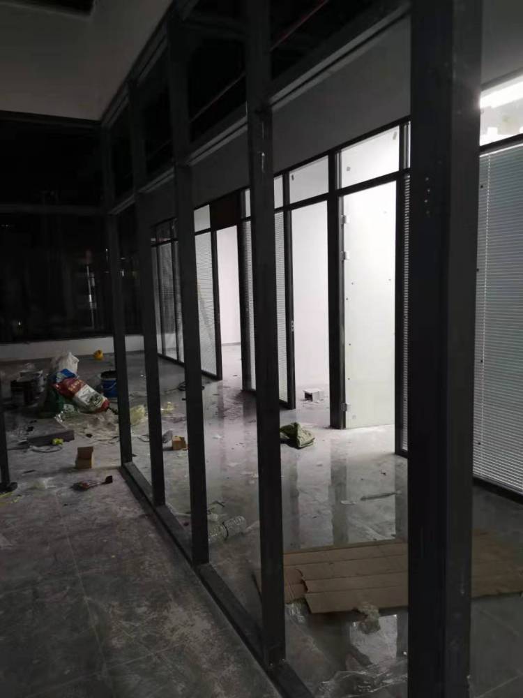 深圳 宝安 办公写字楼百叶铝合金玻璃隔墙 双层玻璃隔断 厂家定制