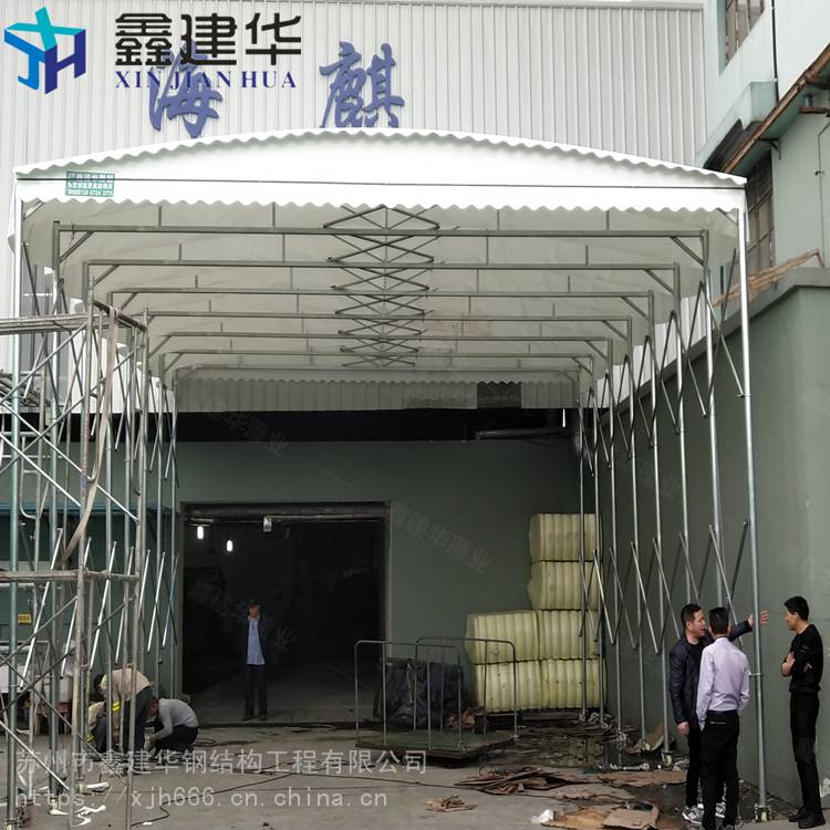 雨棚是我们生活中常见的防护设备,那么我们在日常生活中装置雨棚都有