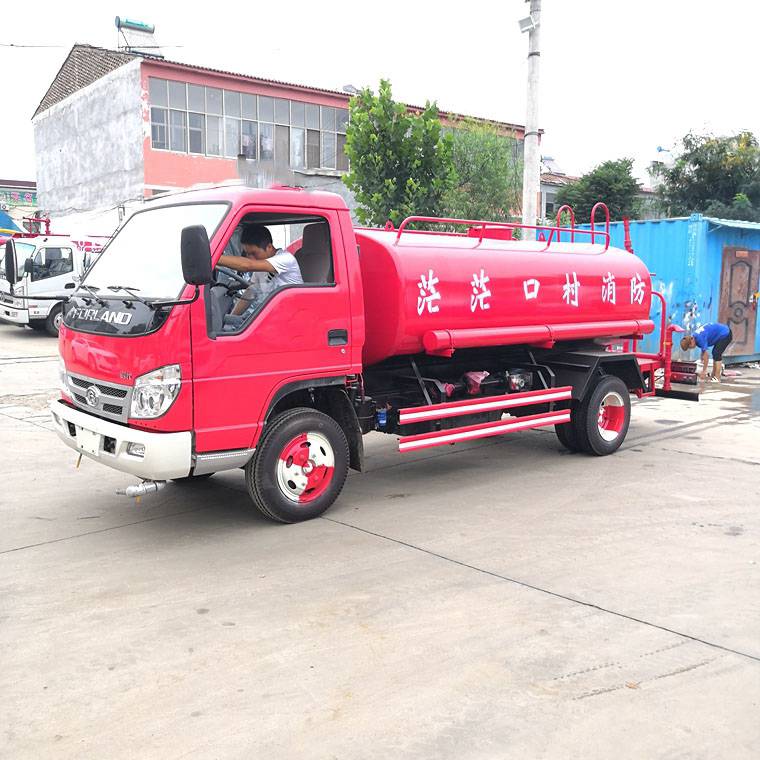 乡镇灭火3吨水罐消防车 救火专用水罐消防车