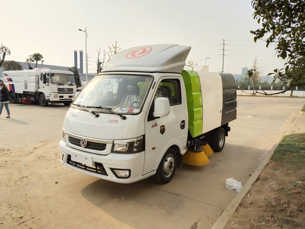 庆铃扫路车道路清扫车高速公路清扫车工作视频