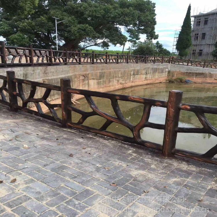 钢筋混凝土仿木护栏价格 水泥仿木栏杆价格