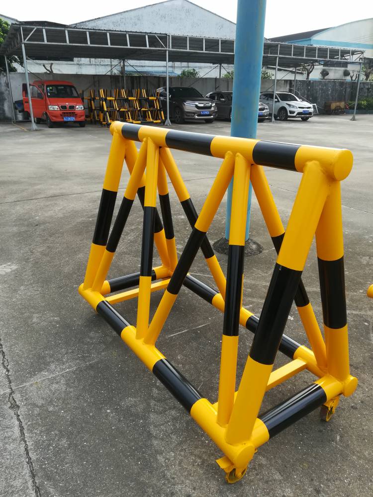 车辆拦截拒马护栏 重型挡车器带反光效果 厂家加工定制