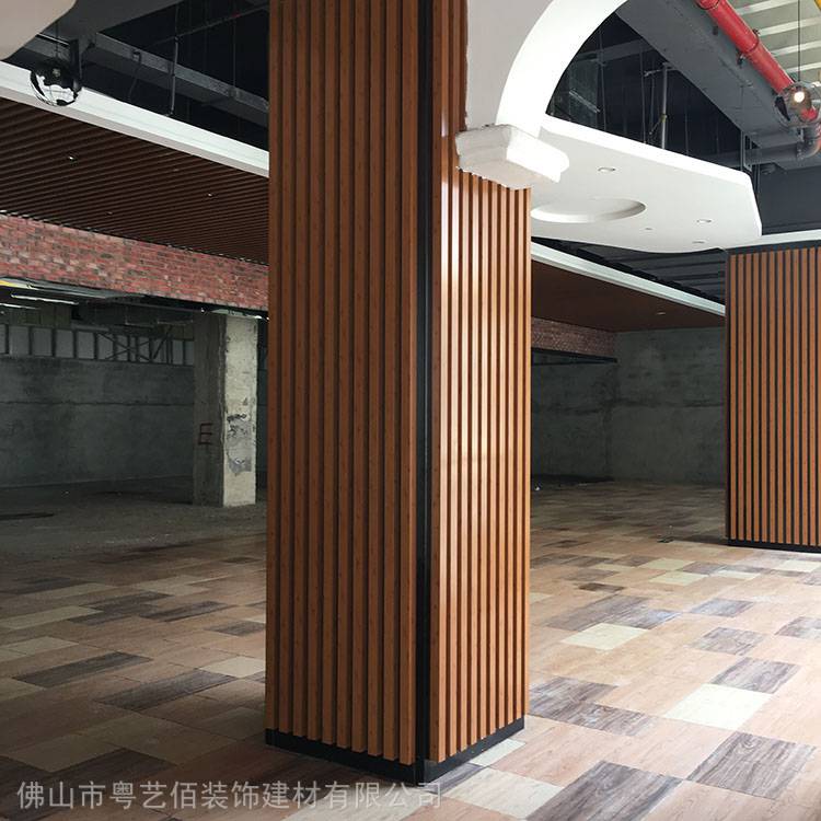 江门商场包方柱子型材铝方通 40x80木纹铝格栅厂家