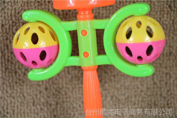 新生婴儿0-3岁环保益智听力玩具卡通小猪手摇铃玩具厂家批发