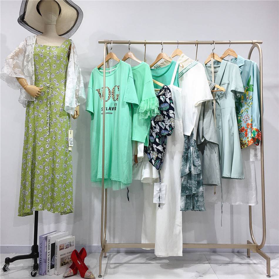 欧韩风连衣裙半裙库存服装多款多色走份品牌折扣女装尾货服装批发市场