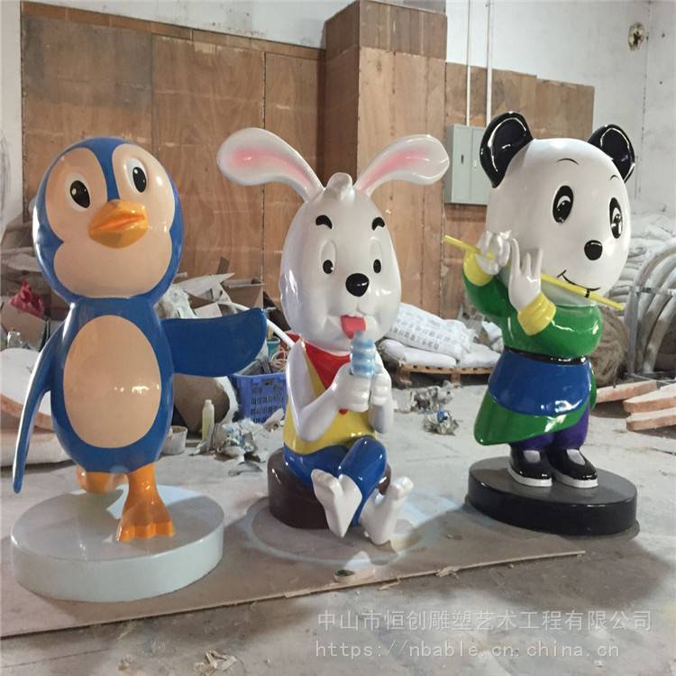 江西彩绘卡通雕塑玻璃钢雕塑熊猫动物主题雕塑卡通