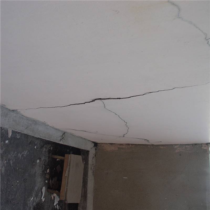 室内墙体裂缝 小区里的房子墙体裂缝 检测