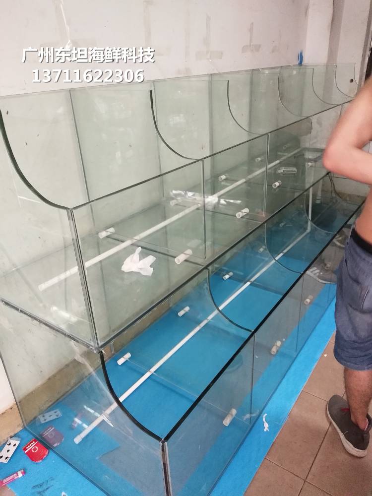 深圳玻璃鱼池设计-深圳玻璃鱼缸定做电话-深圳福田海鲜玻璃鱼缸