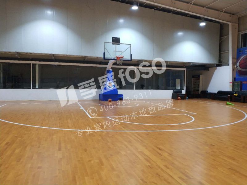 室内篮球场木地板 篮球场运动地板 体育馆防滑实木地板