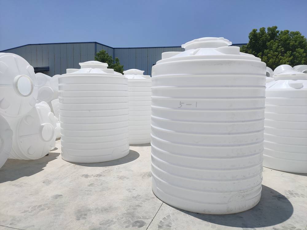 丹江口5吨pe塑料蓄水桶 5吨聚乙烯大水箱放在房顶上使用