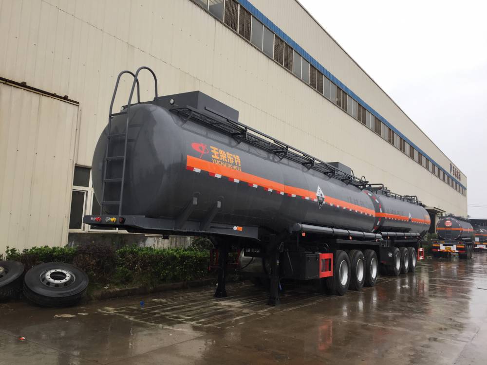 玉柴东特钢衬塑车,钢衬塑罐车, 耐酸碱运输罐车高性价比