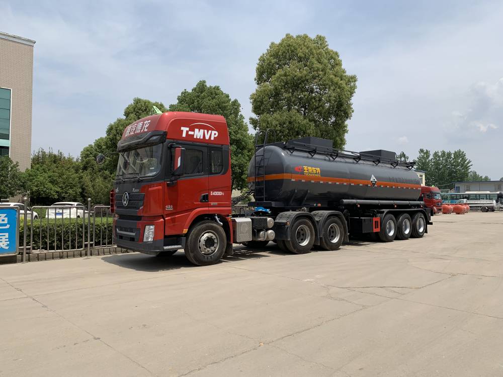 特运牌化工车,次***钢衬塑罐车, 8类酸碱化工半挂车批发价格