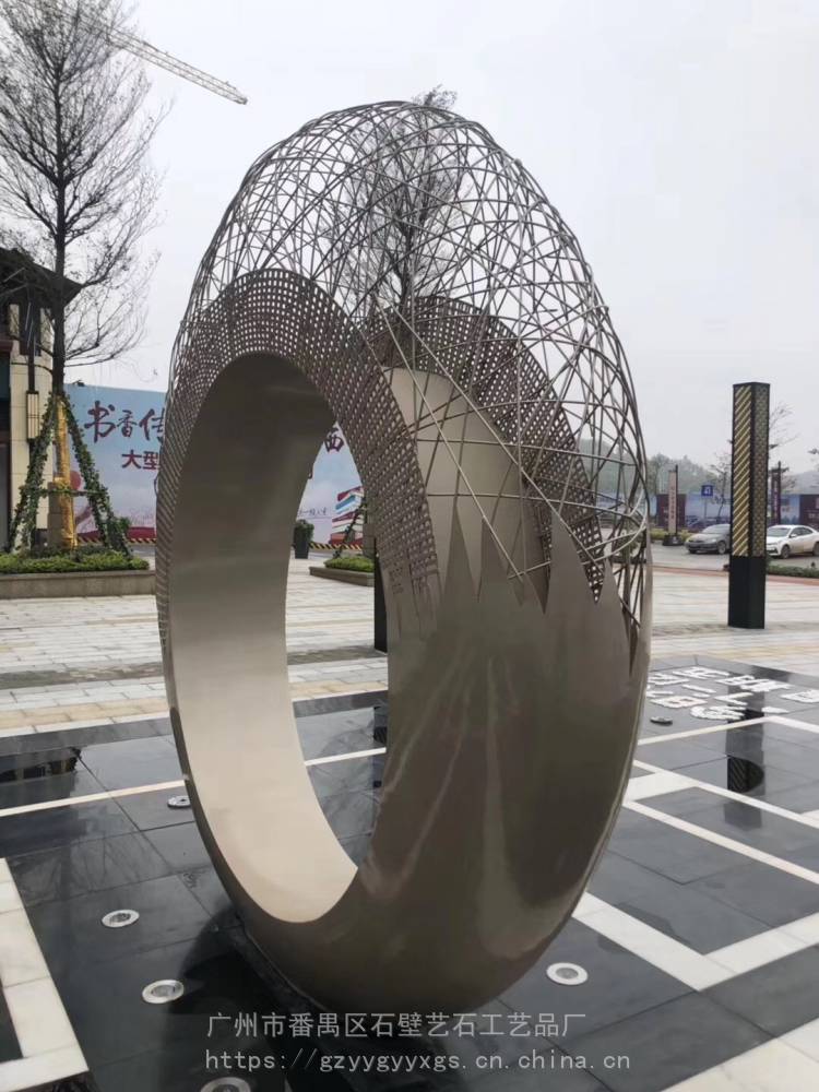 大型不锈钢镂空圆圈雕塑金属抽象月亮雕塑抽象创意景观白钢标志摆件