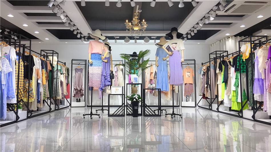 女装 女装其他 女装组合包 showroom·展示柜20夏t恤连衣裙当季流行