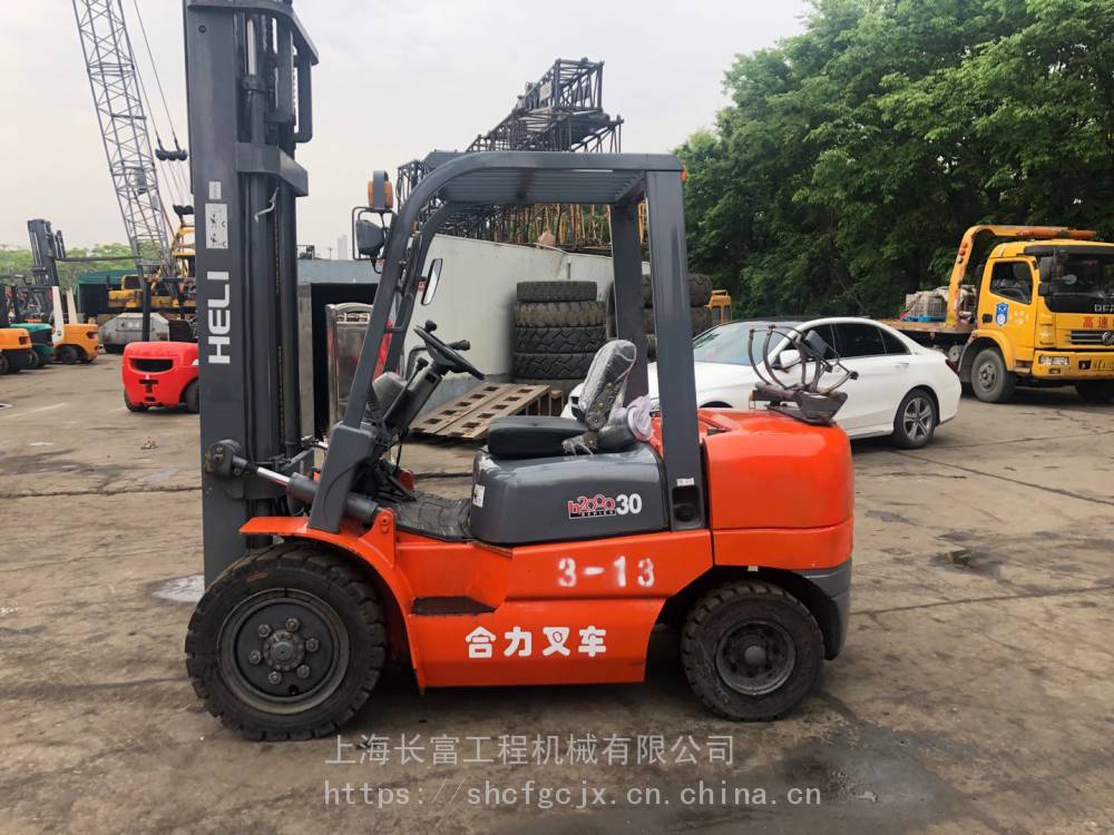 电动叉车二手_ 上海长富_ 叉车抱夹有哪几种