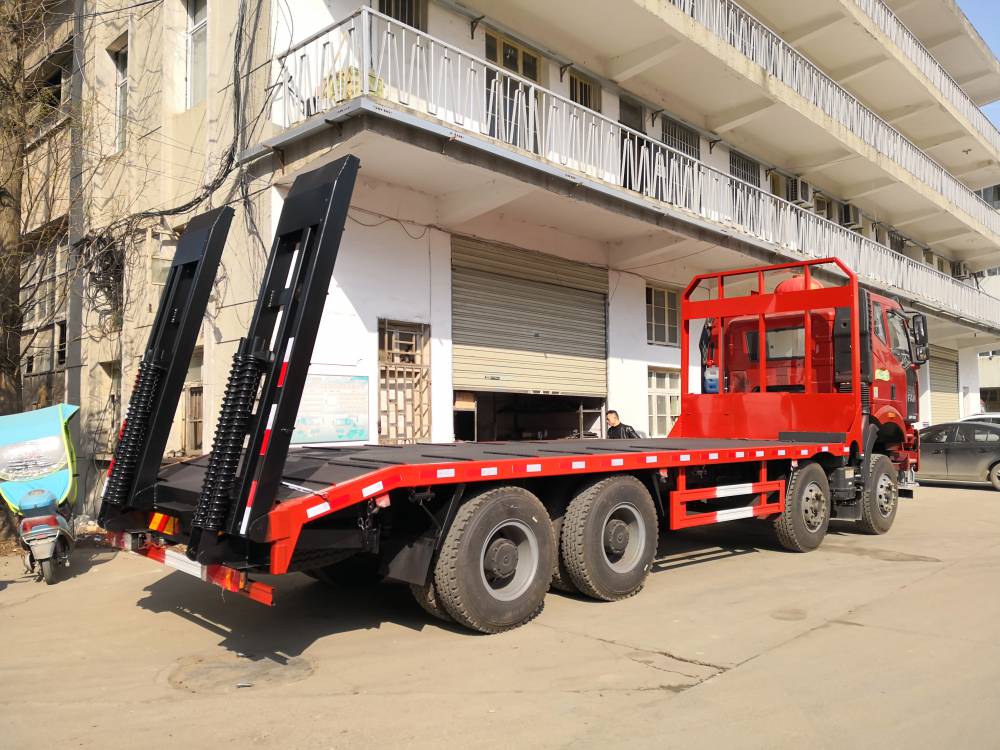 加厚型上装 解放j6p四桥重载型拖车 可拖30吨-40吨挖掘机运输产品介绍