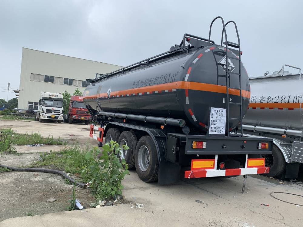 特运牌化工车,化工废液衬塑罐车, 9类危废液体罐车生产厂家
