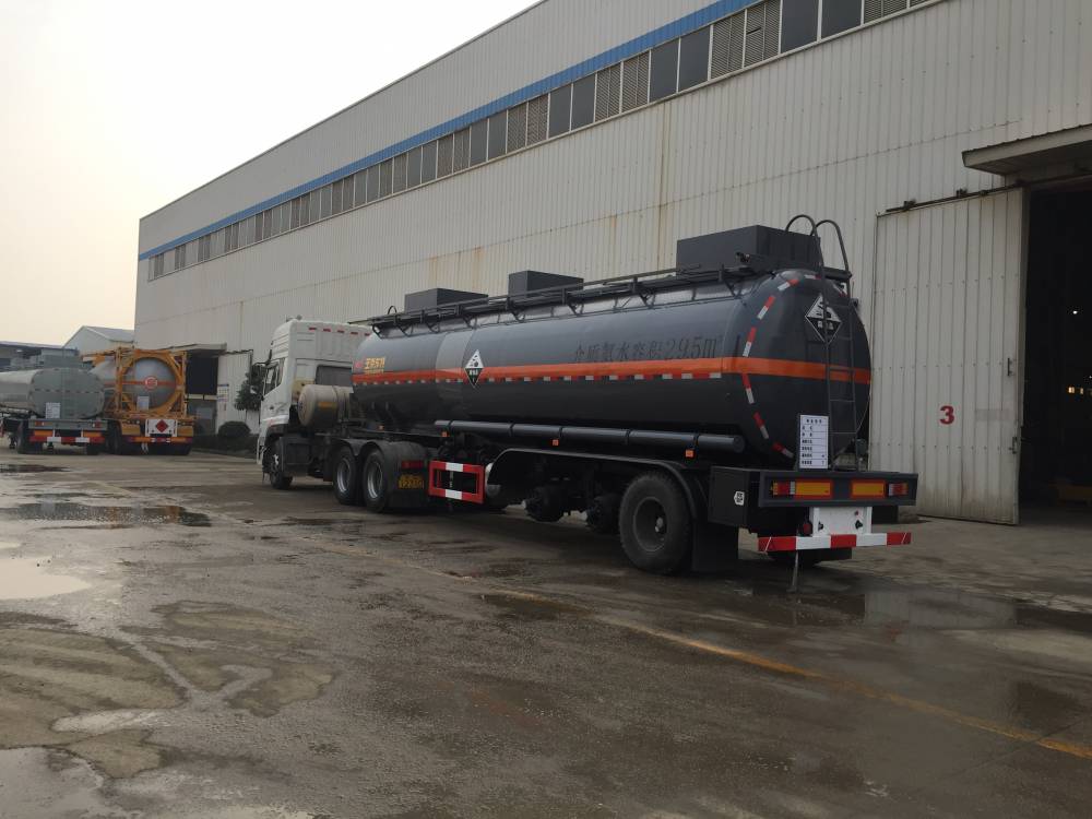 玉柴东特化工半挂,稀钢衬塑罐车, 9类危废液体罐车批发价格
