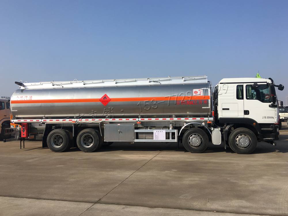 楚胜牌东风天锦小三轴油罐车 20吨22吨小三轴油罐车 18吨铝合金运油车