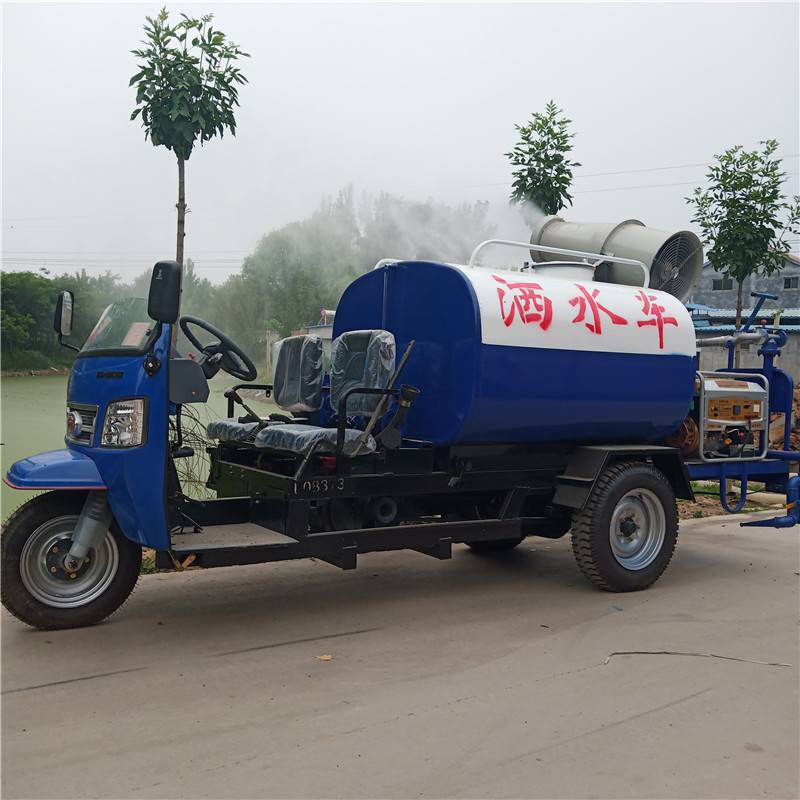 淮北柴油三轮喷雾式洒水车应急消防洒水车销售
