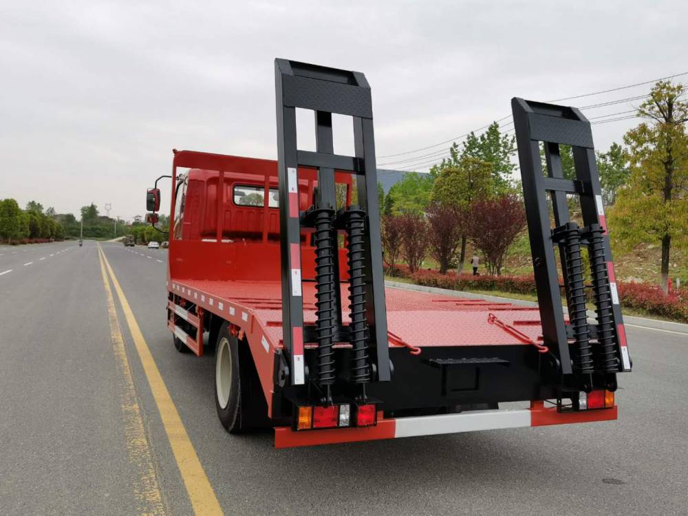青岛解放 15吨挖掘机平板车 4.8米拖板车 可加液压爬梯