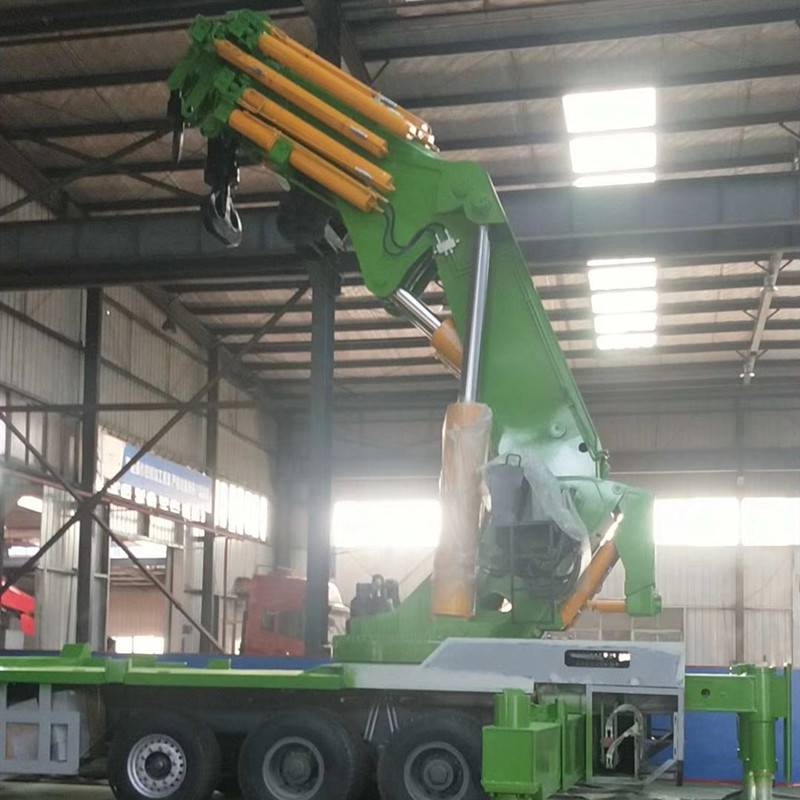 工程机械,建筑机械 起重机 国产大吨位折臂起重机4米吊重130吨汽车吊