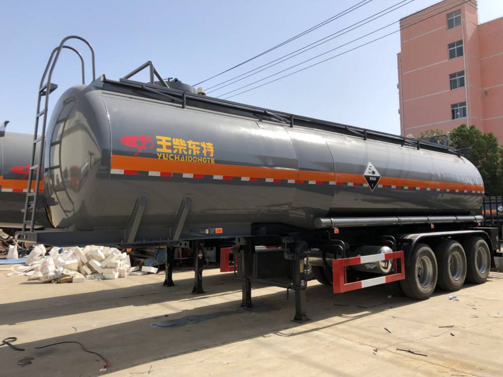 玉柴东特腐蚀品罐车,稀***钢衬塑罐车, 钢衬塑一次成型罐车高性价比
