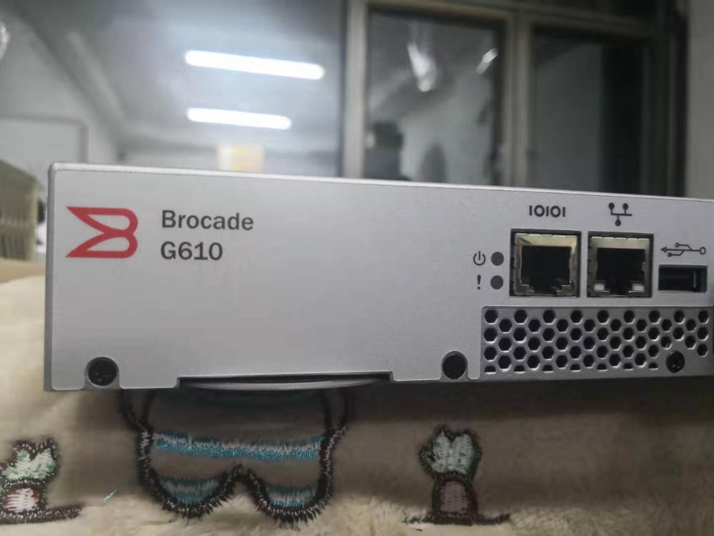 brocade博科g610光纤交换机br-g610-8-16g-0,16个32g多模模块