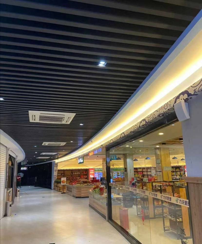 南宁市 生态木天花集成墙板 厂家直销 超市吊顶装修效果 覆膜5090天花