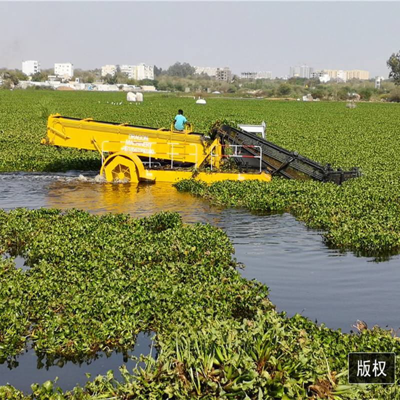 水葫芦打捞船特点:      1,该船为单底,单甲板,全骨架式焊接整体